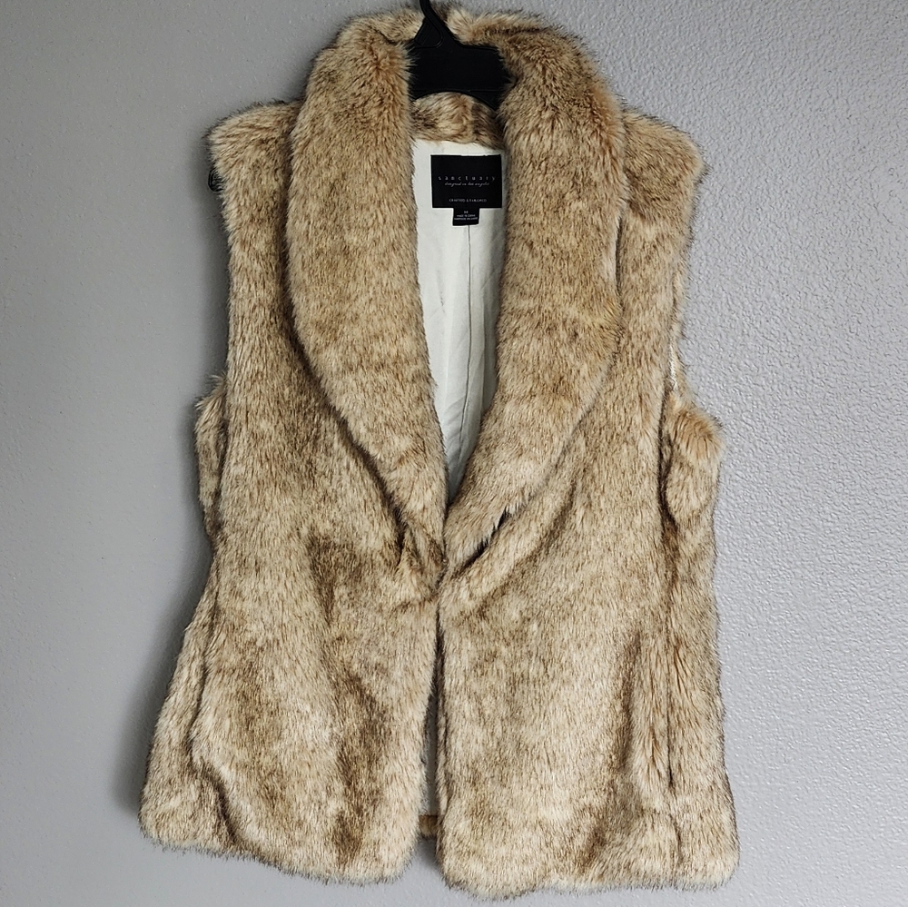 Anthropologie Sanctuary Sleeveless Faux Fox Vest/ Size M